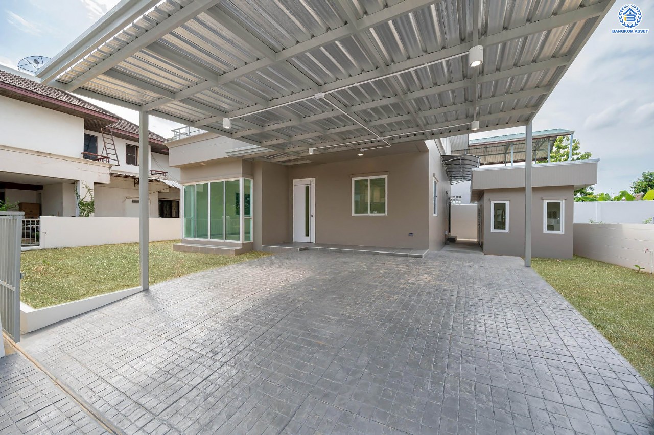 บ้านมือสองตกแต่งใหม่ โครงการ บ้านพิมาน ปิ่นเกล้า-กาญจนาภิเษก เนื้อที่ 103 ตร.ว. ฟังก์ชัน 4 ห้องนอน 3 ห้องน้ำ 1 ห้องอเนกประสงค์ จอดรถได้ 2 คัน บนทำเลเดินทางสะดวก ติดถนนกาญจนาภิเษก เชื่อมต่อหลายเส้นทาง ใกล้ทางด่วน "กาญจนาภิเษก" รถไฟฟ้า "สถานีหลักสอง" และเดอะมอลล์บางแค